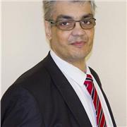 Informaticien donne des cours d’informatique développeur